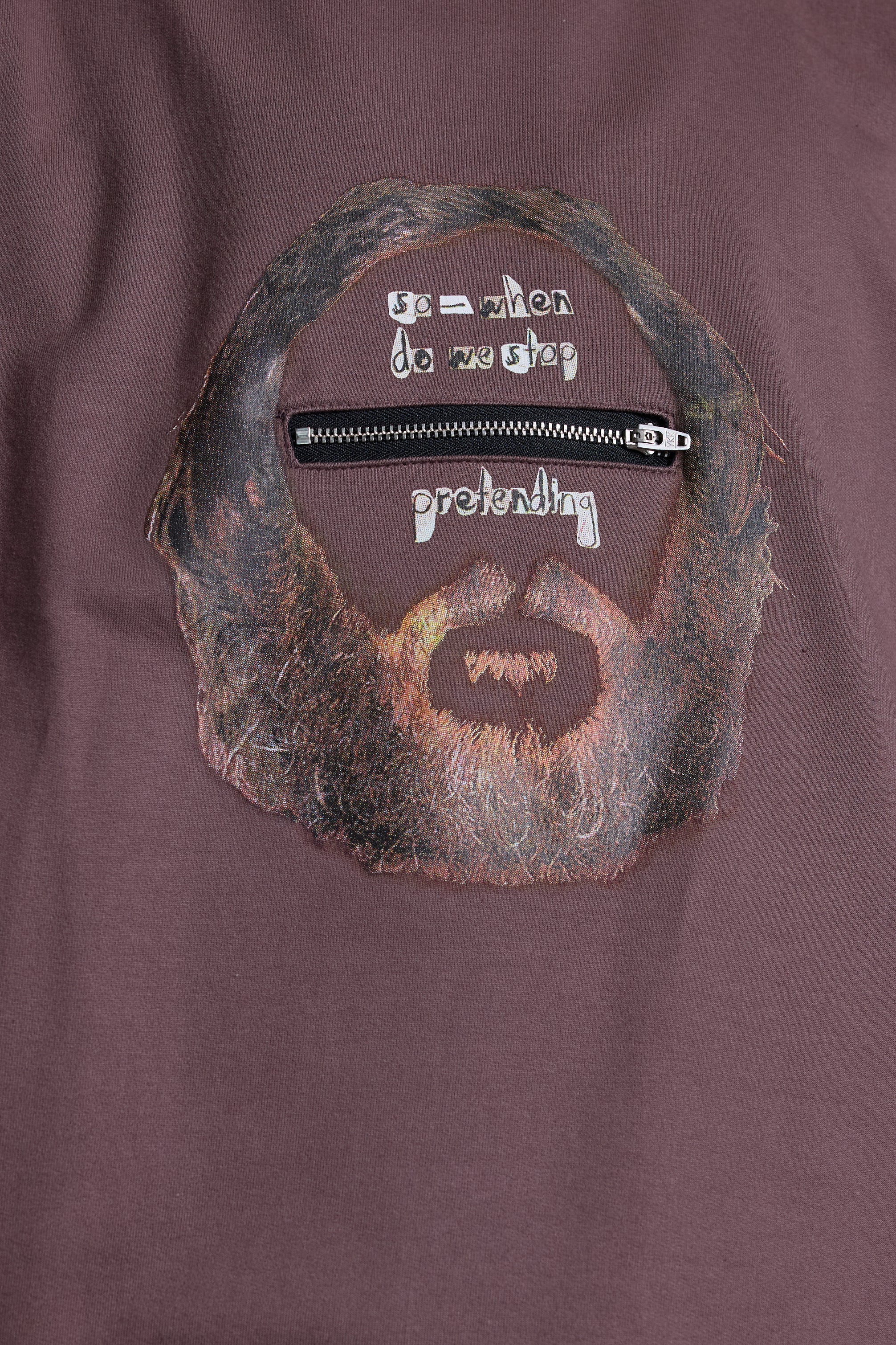 PRETENDING T-SHIRT