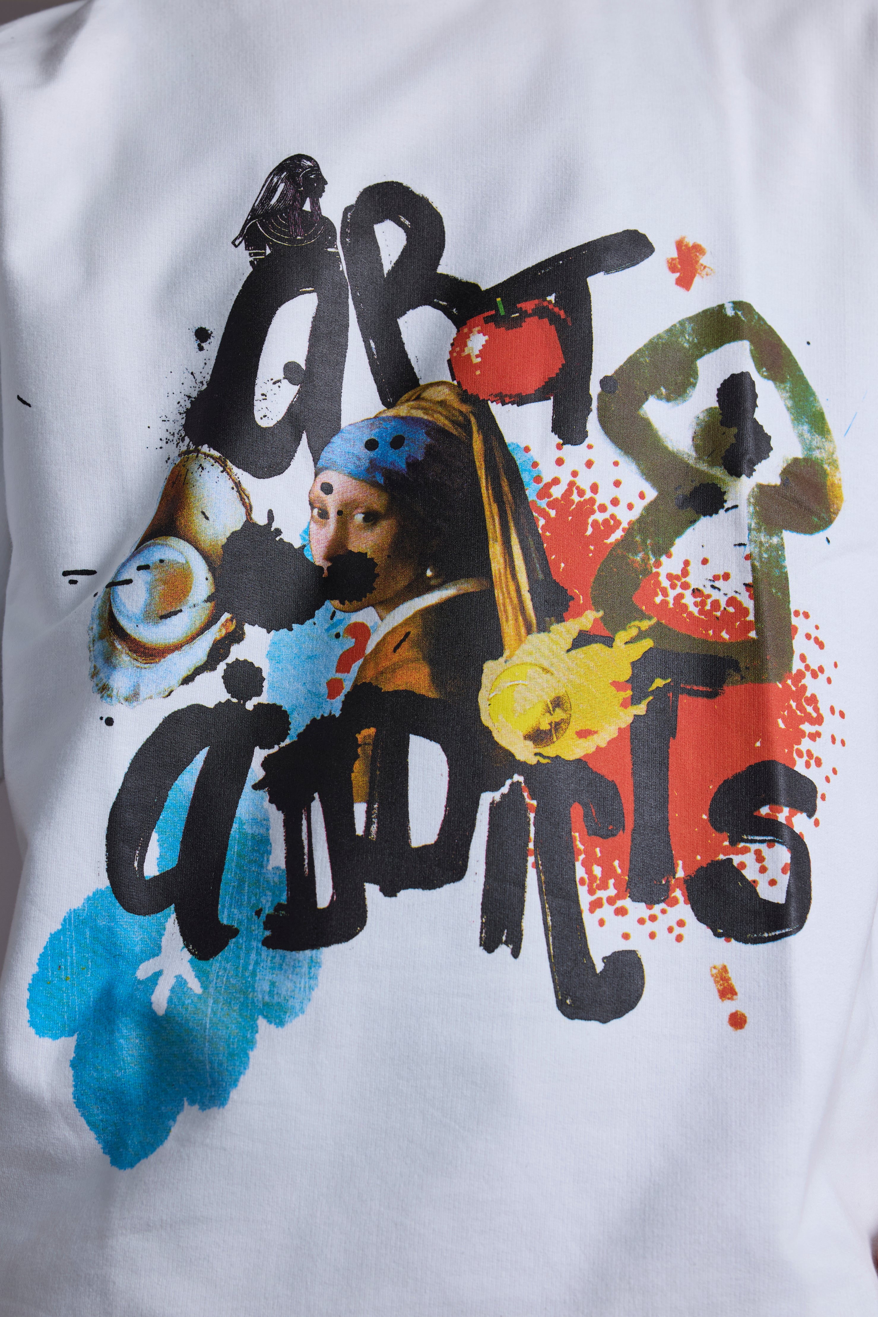 ART ADDICTS T-SHIRT