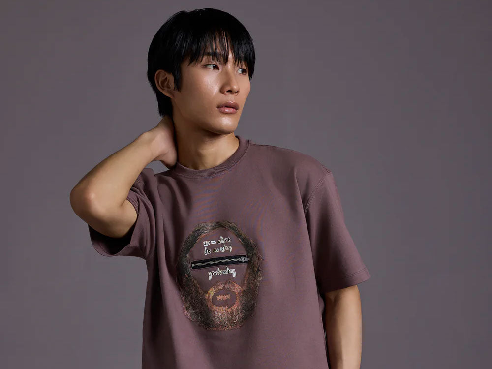 Oversized or Fitted T-Shirts: Which One Reflects Your Style with Vindof?